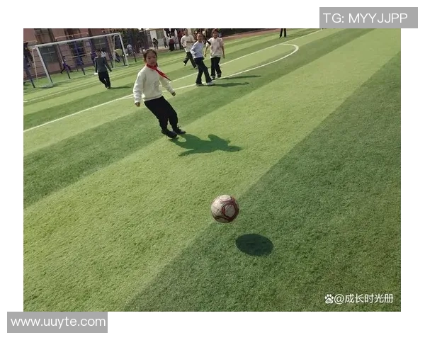 脚丫踢足球的快乐时光与成长故事分享